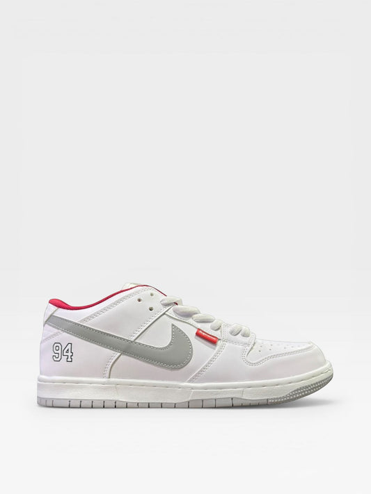 NIKE DUNK SB WHITE SUPREME 25-29
