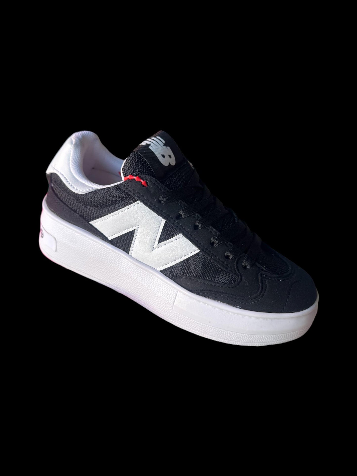 New Balance 302  Latte Negro 22/25