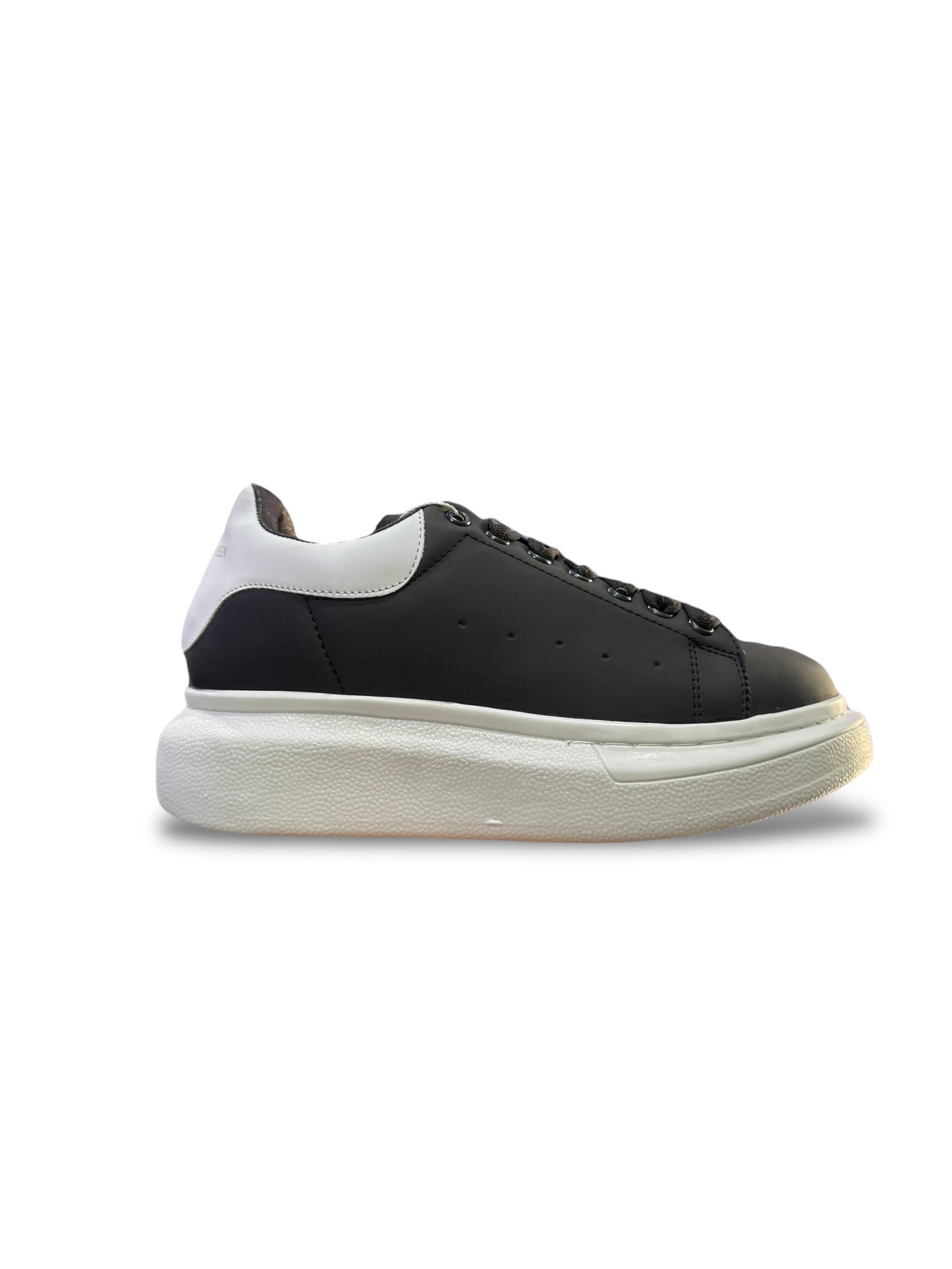 Alexander McQUEEN Black & White 23-26