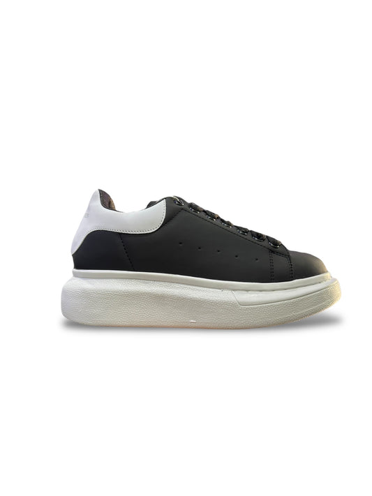 Alexander McQUEEN Black & White 23-26