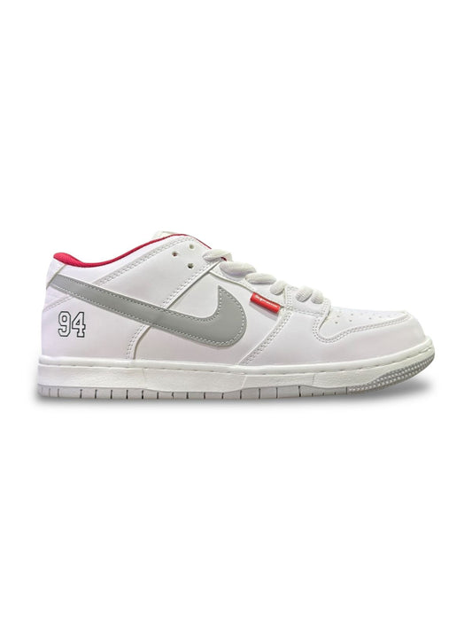 NIKE DUNK SB WHITE SUPREME 25-29