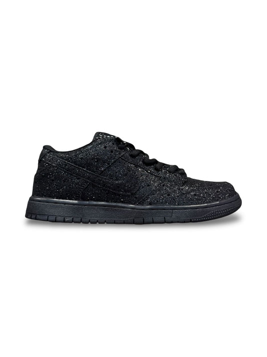 NIKE DUNK SB
 BLACK SWAROVSKY 23-26